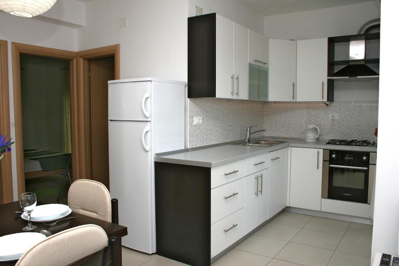 Apartments With A Parking Space Bilo, Primosten - 12870 Εξωτερικό φωτογραφία